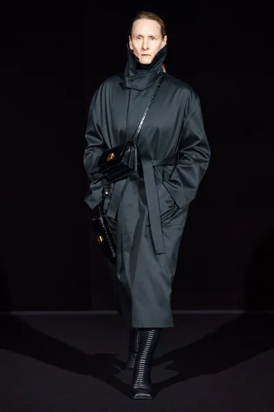 Look 11